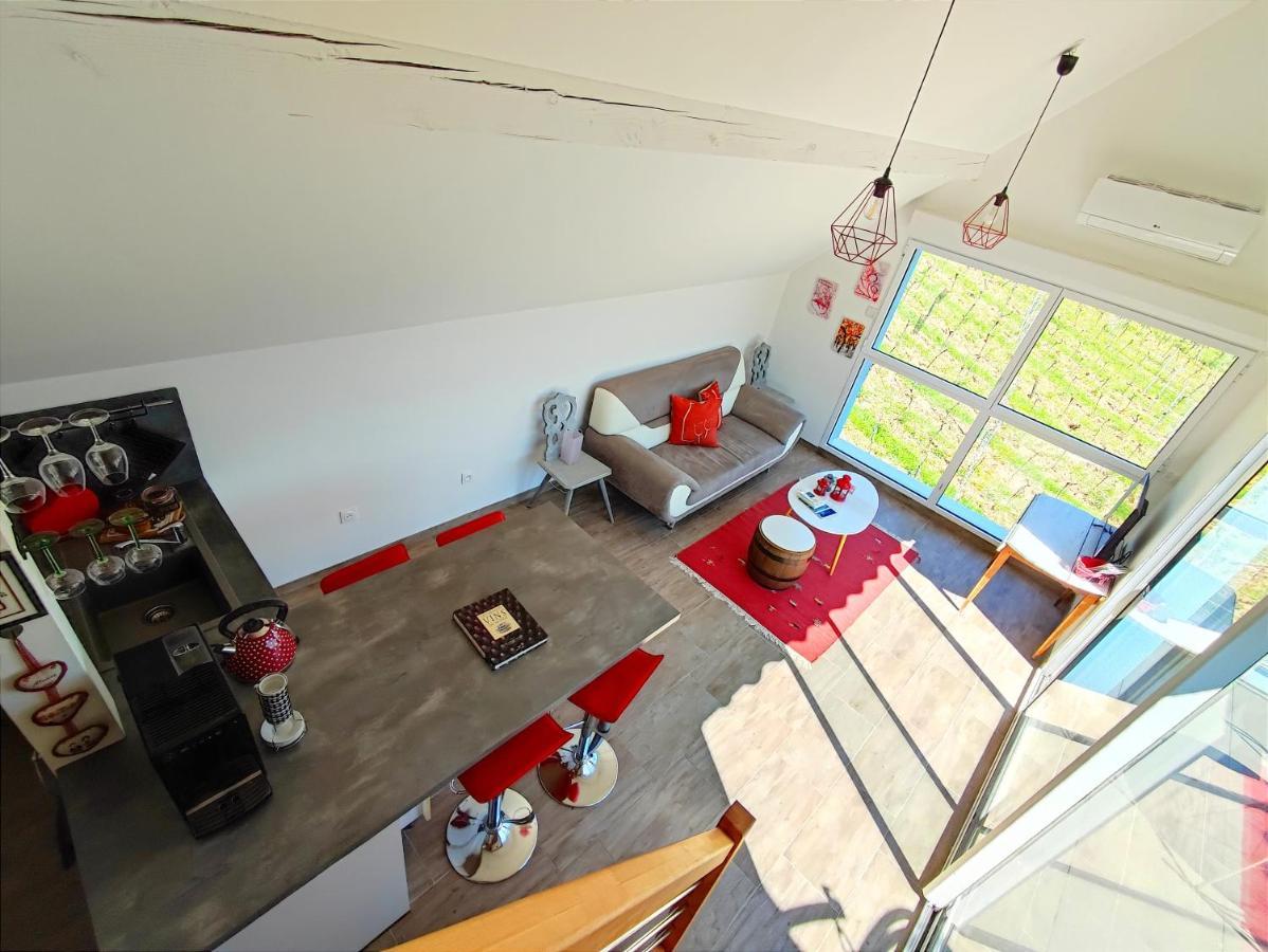 Janea Deep Red House Villa Reichsfeld Exterior photo